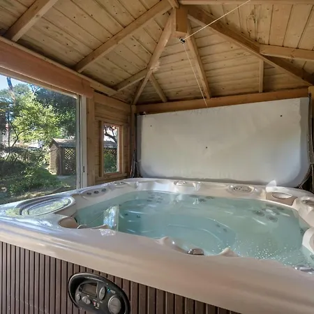 15 Pers Avec Jacuzzi, A Pied Ferienhaus