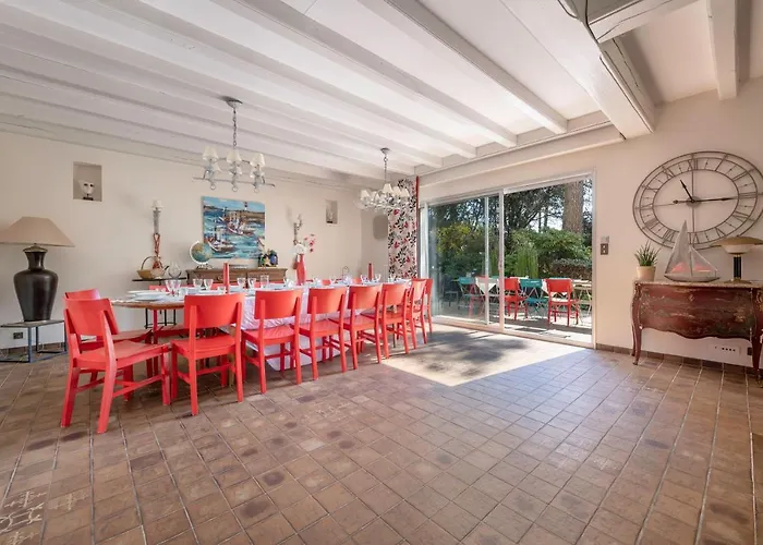 Avec Jacuzzi - 15 Pers. A 350m De La 펜션