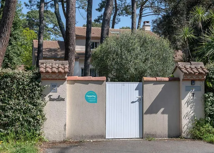 펜션 Avec Jacuzzi - 15 Pers. A 350m De La Saint-Brévin-lʼOcéan