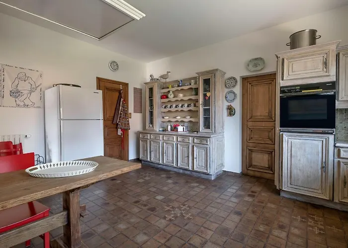 Avec Jacuzzi - 15 Pers. A 350m De La 펜션