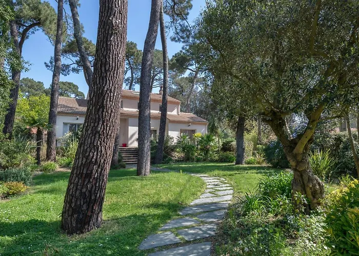 펜션 Avec Jacuzzi - 15 Pers. A 350m De La