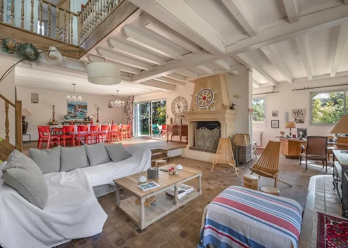 펜션 Avec Jacuzzi - 15 Pers. A 350m De La