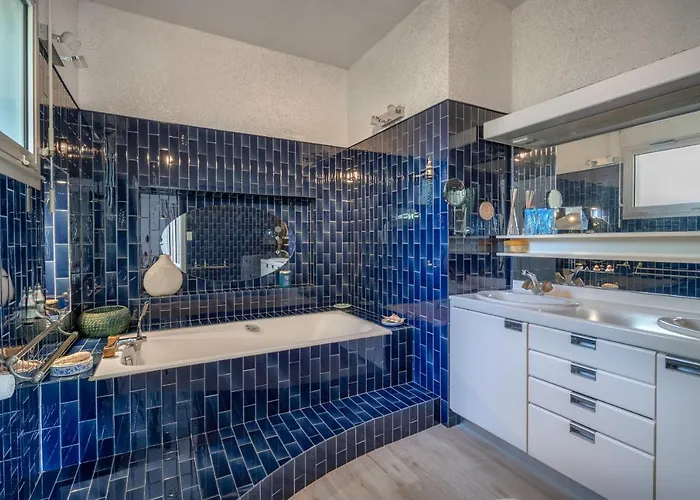 Avec Jacuzzi - 15 Pers. A 350m De La 펜션 *