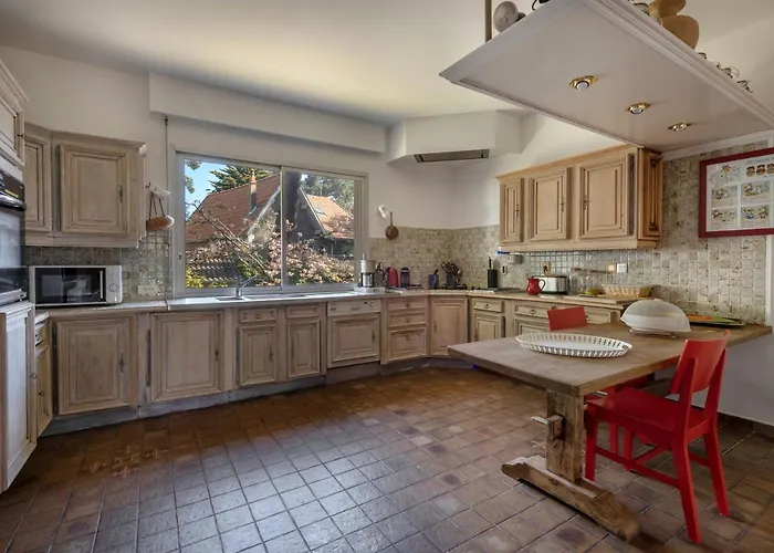 펜션 Avec Jacuzzi - 15 Pers. A 350m De La *