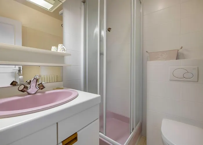 펜션 Avec Jacuzzi - 15 Pers. A 350m De La Saint-Brévin-lʼOcéan