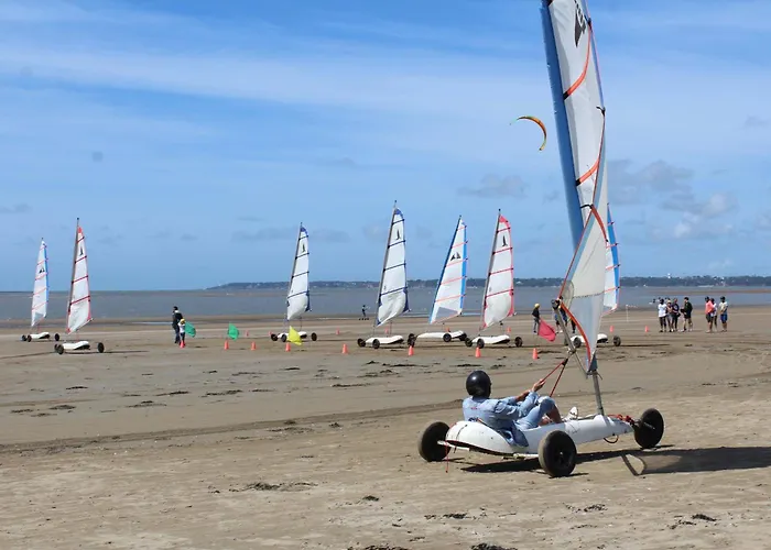 펜션 Avec Jacuzzi - 15 Pers. A 350m De La *